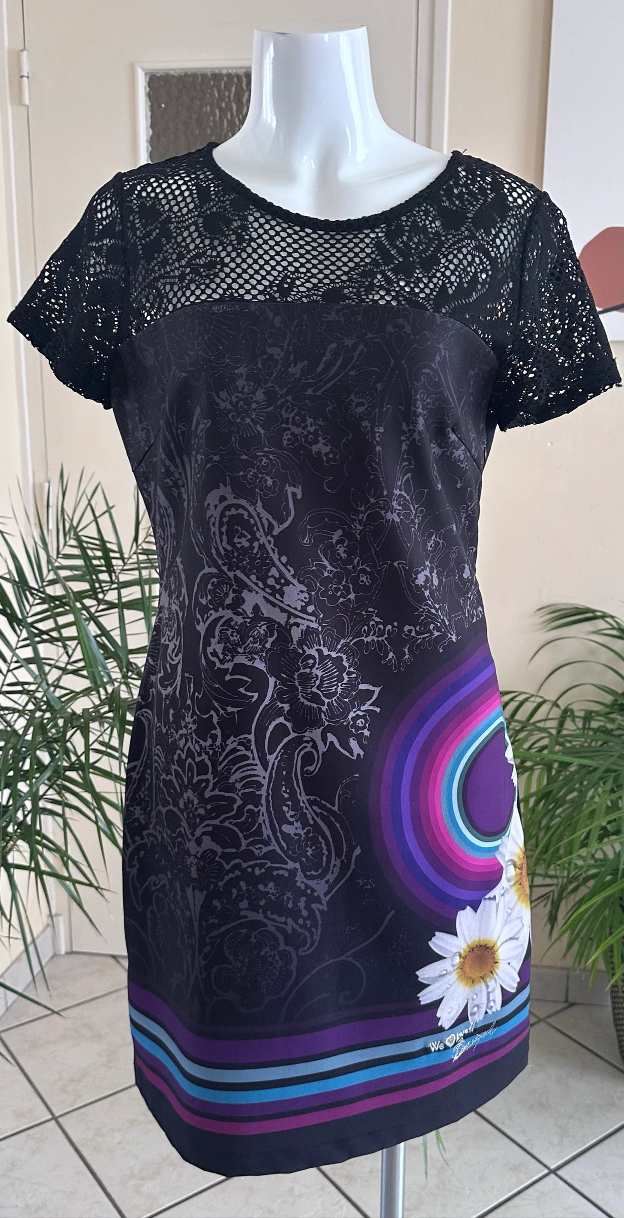 Robe Gráfica Nova Desigual – Modelo Forrado – Tamanho 42 – Nunca Usada – photo 3